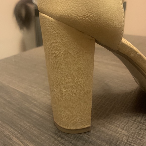 Y•Not? Is the brand, size 9M, beige/cream color - Picture 7 of 7